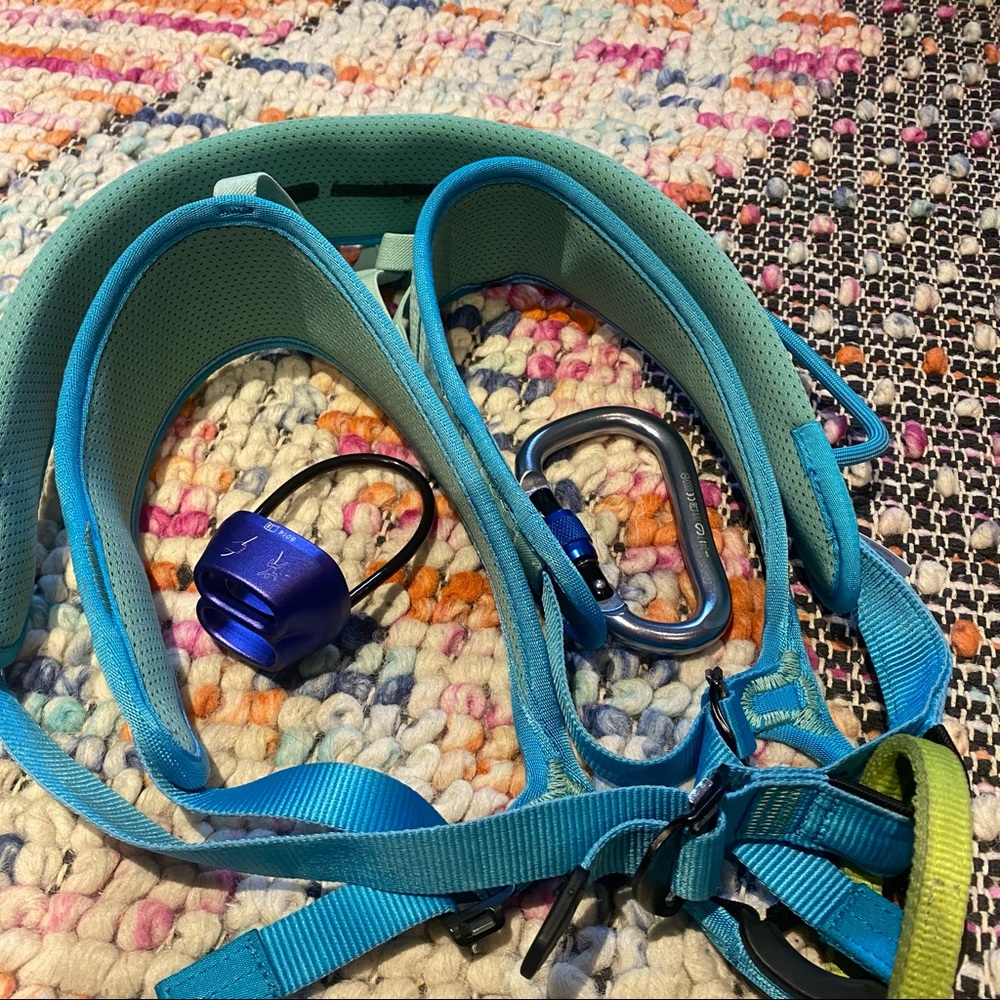 @elyriak Harness, Carabiner, and ATC